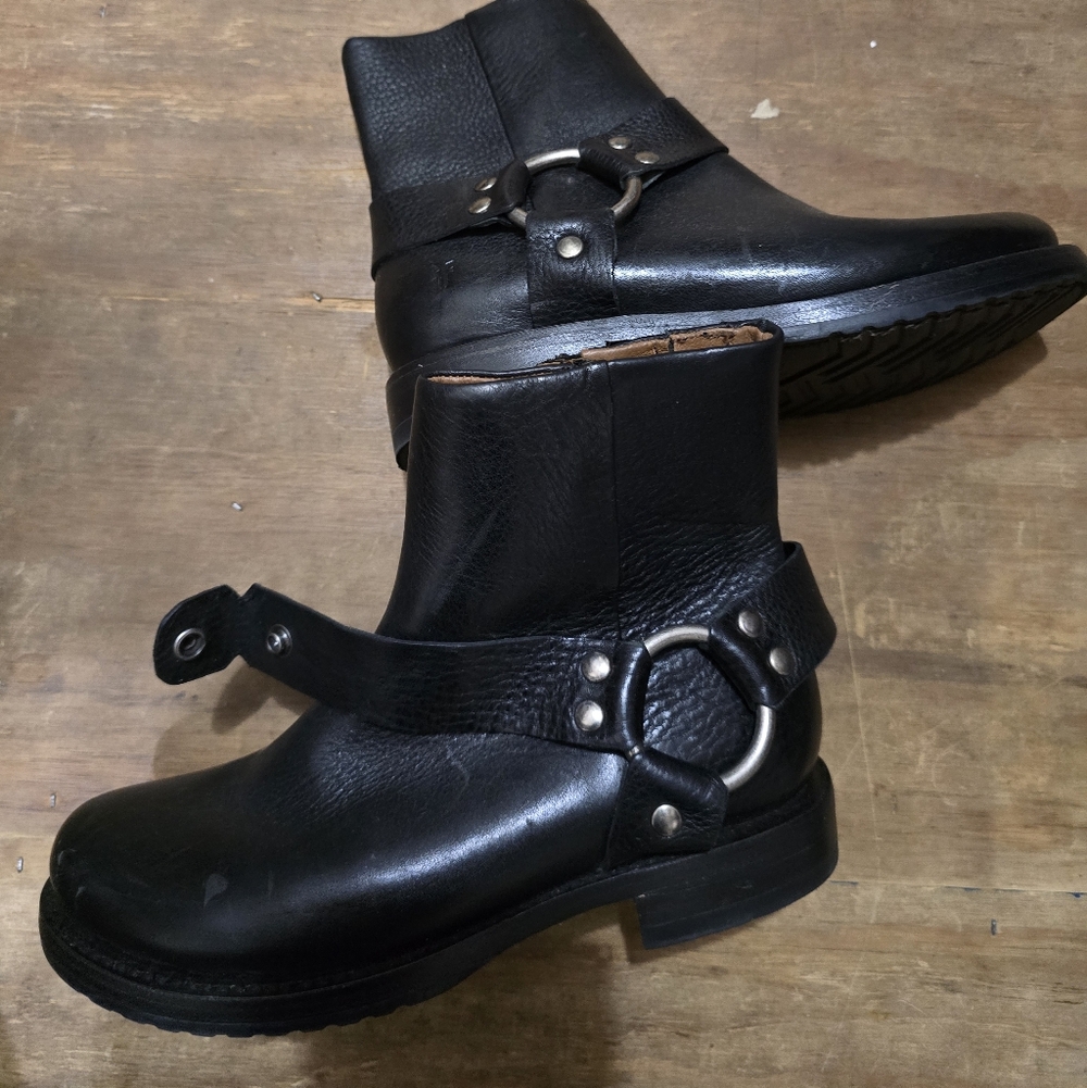 FRYE WOMEN'S Black Leather Ankle Boots with Buckle Detail SIZE 6.5M